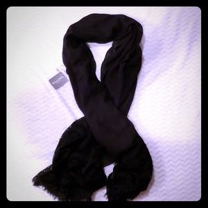 NWT Gorgeous Risca Win scarf